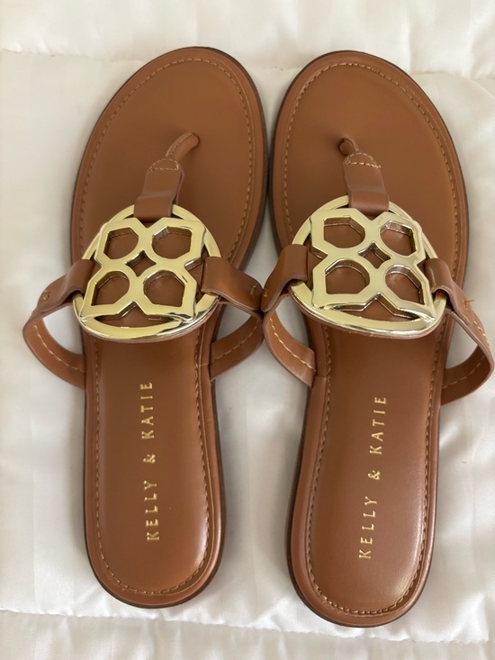Kelly & Katie Tan Sandals with Gold Medallions size 7 1/2 - Picture 2 of 8